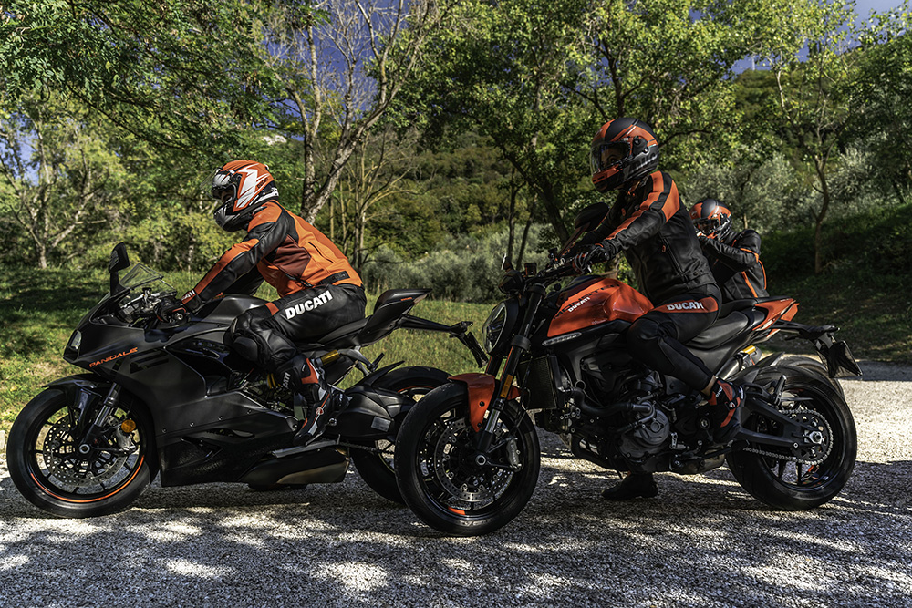 Nie tylko motocykle. Ducati prezentuje kolekcję firmowej odzieży na sezon 2024