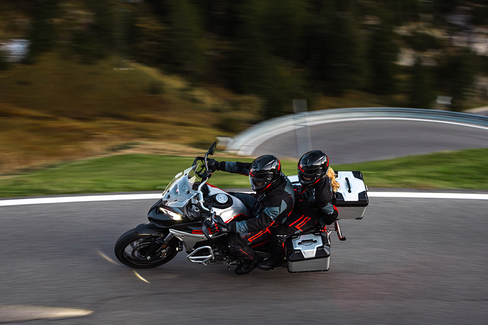 Nie tylko motocykle. Ducati prezentuje kolekcję firmowej odzieży na sezon 2024
