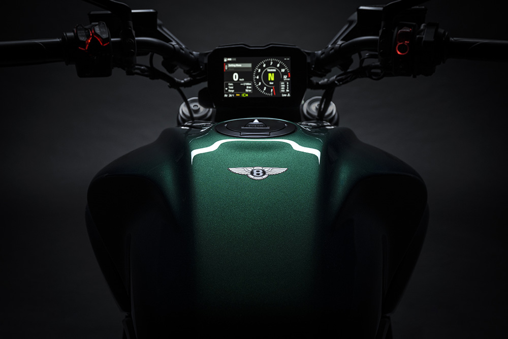 Bentley w diabelskim wydaniu. Kolejne limitowane Ducati Diavel V4 nadchodzi!