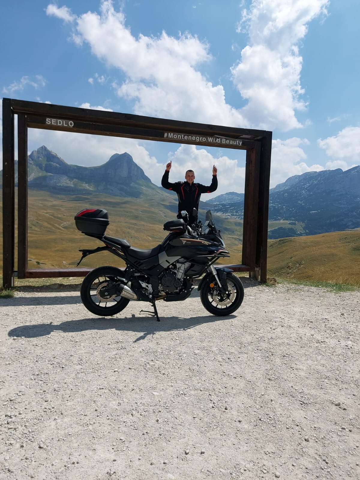 Czarnog&oacute;ra na Voge 500DS. Relacja z podr&oacute;ży Darka i Natalii [video, film]