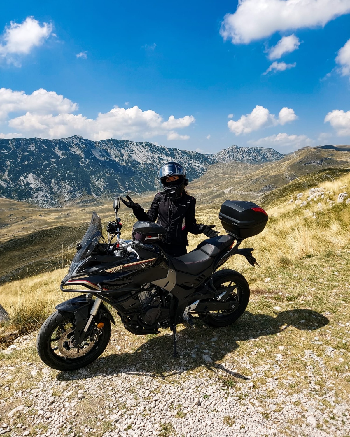 Czarnog&oacute;ra na Voge 500DS. Relacja z podr&oacute;ży Darka i Natalii [video, film]