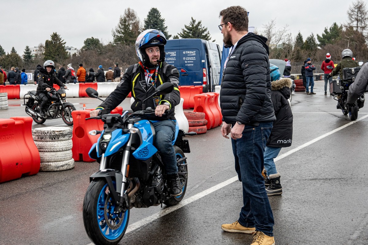 Ryk silnik&oacute;w w słusznej sprawie. Moto Orkiestra po raz 20 zagrała w Warszawie [galeria zdjęć]