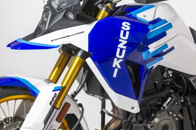 Suzuki V-Strom 800 DE Djebel 2024 &ndash; w barwach nostalgii [opis, cena, dane techniczne, zdjęcia]