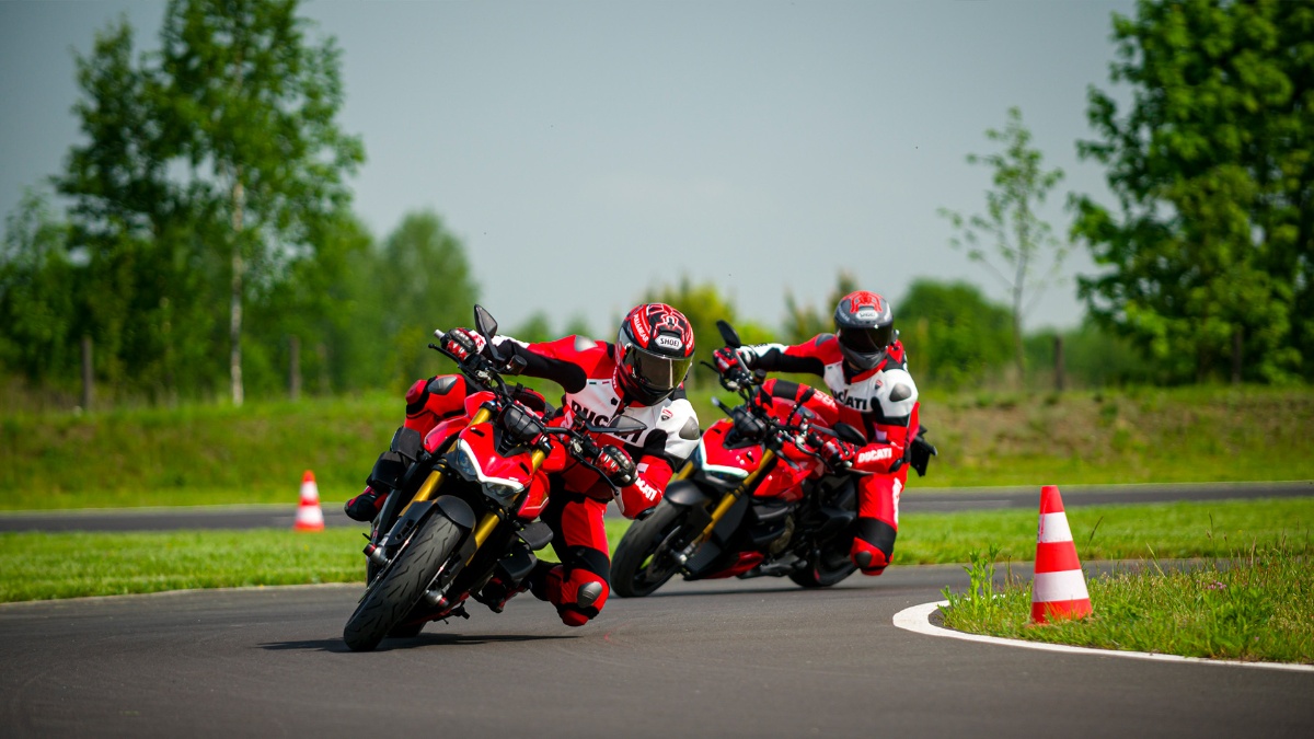 Rekordowa sprzedaż motocykli Ducati w Polsce w 2023 roku i kolejna nagroda dla Najlepszego Dystrybutora