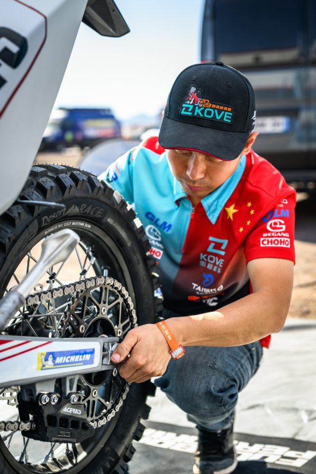 Dobry motocykl chiński, czyli jaki? Testowane marki o naszej najlepszej opinii – nie tylko adventure [Voge, Kove, Benda, CF Moto, Keeway, MBP]