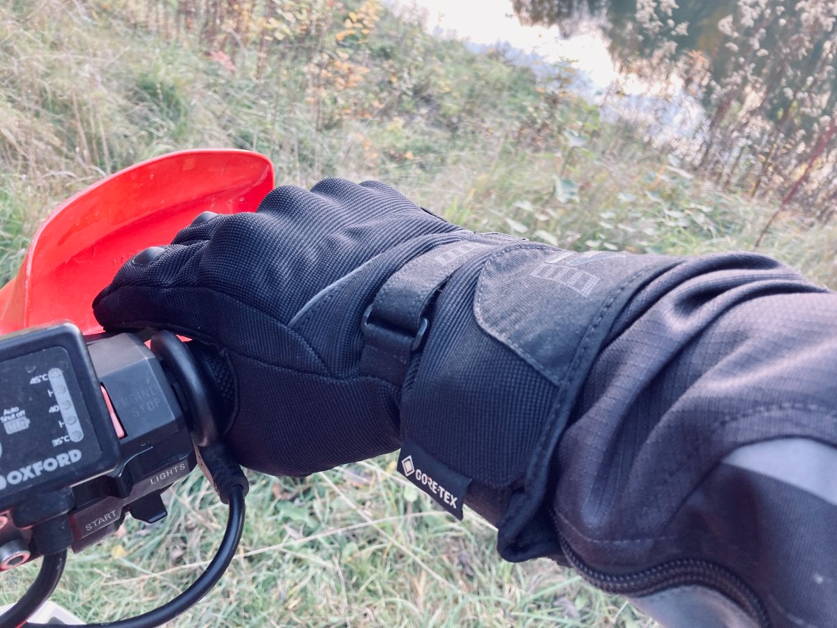 Rukka Virium 2.0. Rękawice motocyklowe z Gore-Texem na deszczowe lato [test, opinia, wodoodporne, z membraną, długie]