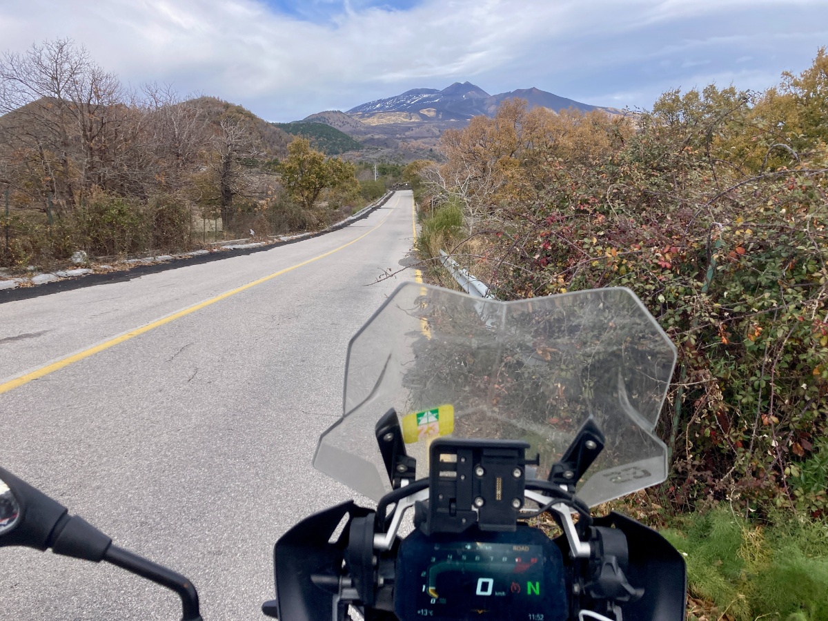 Pod Etną w środku zimy. Motocyklowy długi weekend na Sycylii
