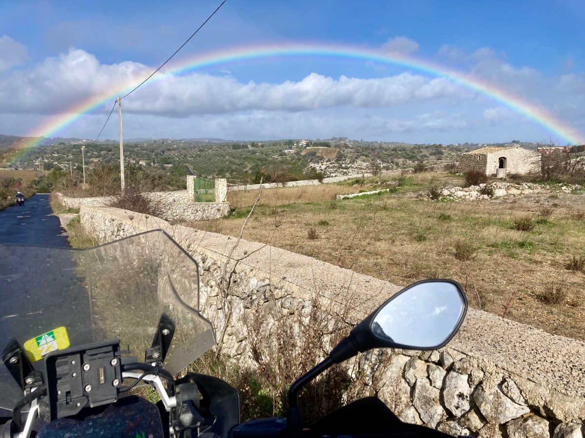 Pod Etną w środku zimy. Motocyklowy długi weekend na Sycylii