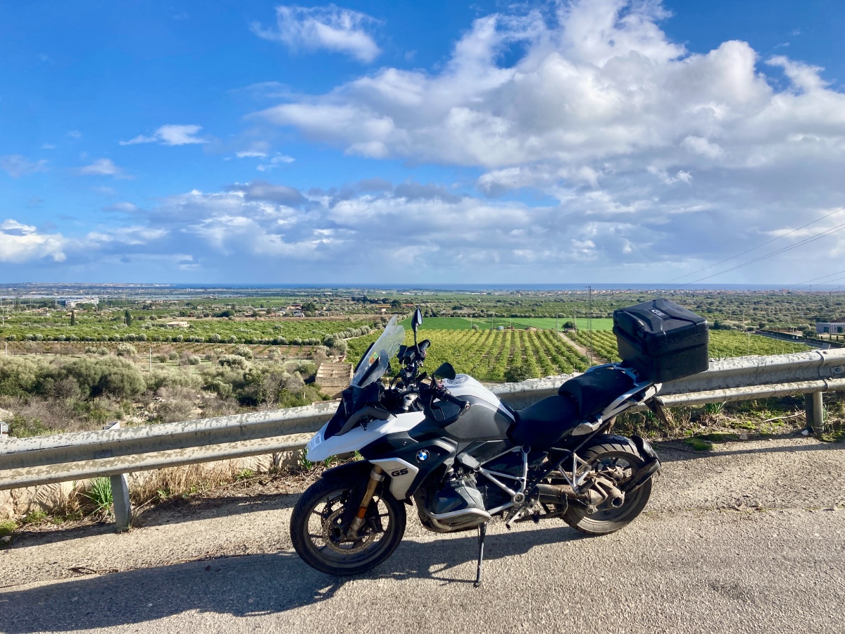 Pod Etną w środku zimy. Motocyklowy długi weekend na Sycylii
