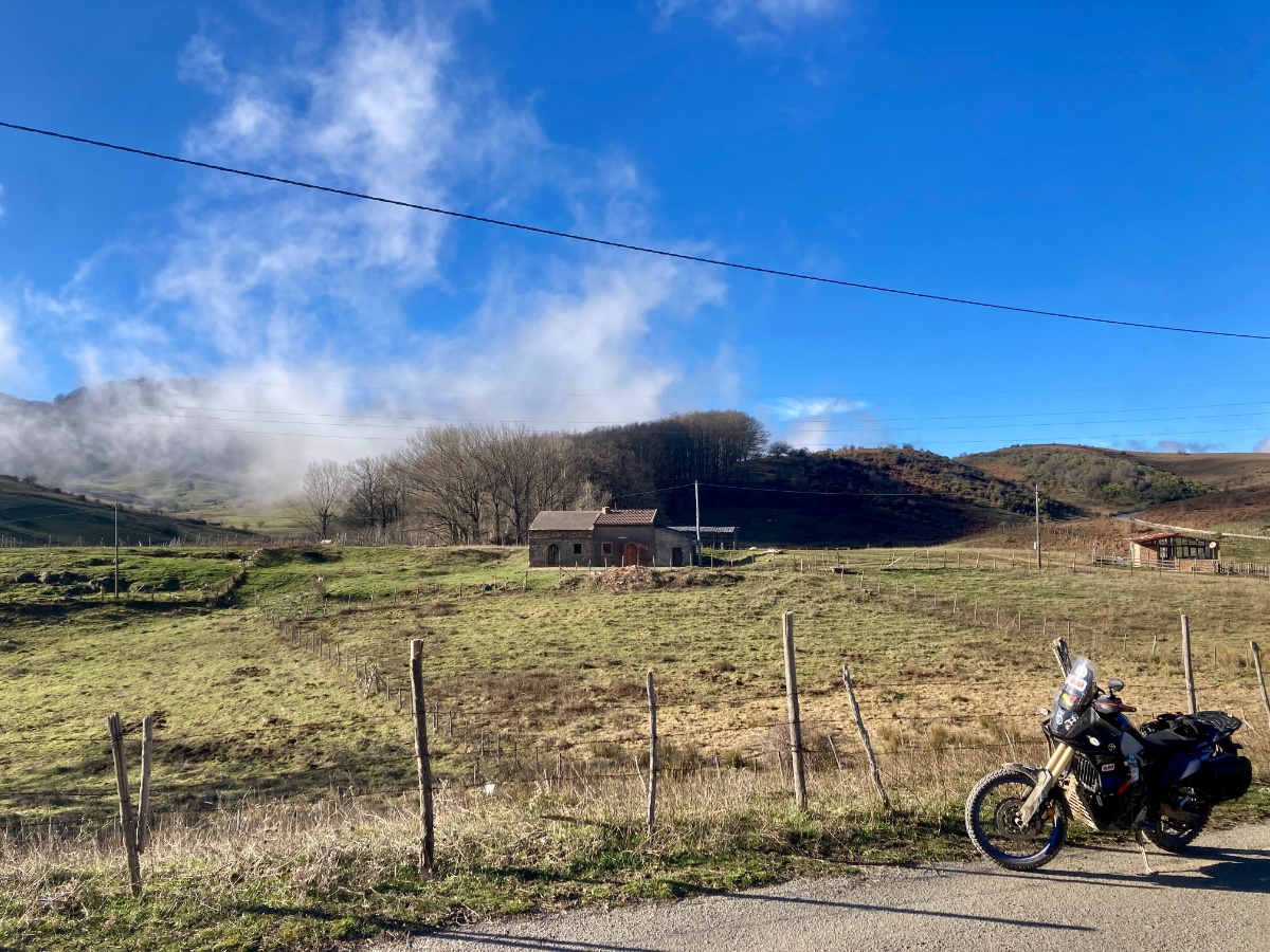 Pod Etną w środku zimy. Motocyklowy długi weekend na Sycylii