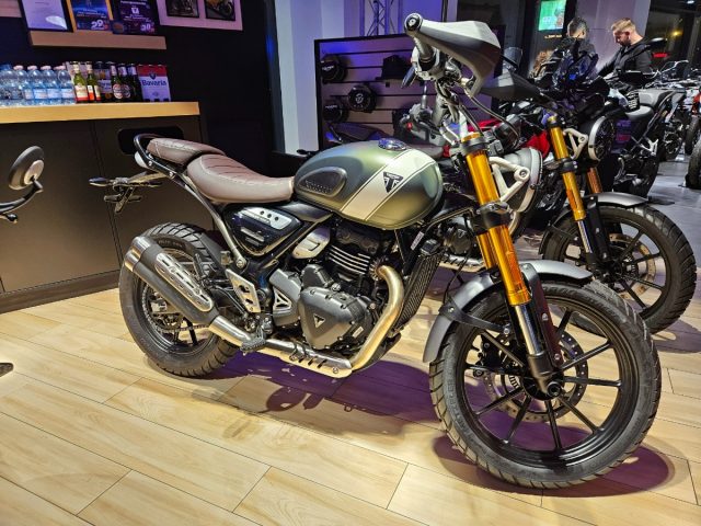 Triumph Speed 400 i Scrambler 400 X – nowość 2024 widziana z bliska [dane techniczne, cena, opinia, waga, wysokość siedzenia]
