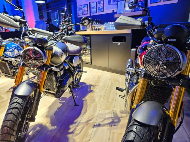 Triumph Speed 400 i Scrambler 400 X – nowość 2024 widziana z bliska [dane techniczne, cena, opinia, waga, wysokość siedzenia]