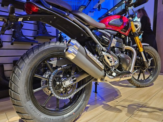 Triumph Speed 400 i Scrambler 400 X – nowość 2024 widziana z bliska [dane techniczne, cena, opinia, waga, wysokość siedzenia]