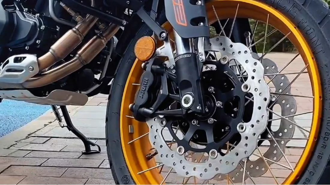 Więcej i lepiej. Następca Benelli TRK502 nadchodzi: oto nowe TRK552!