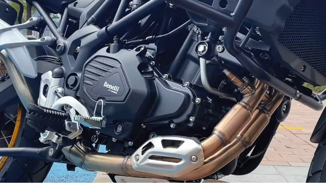 Więcej i lepiej. Następca Benelli TRK502 nadchodzi: oto nowe TRK552!