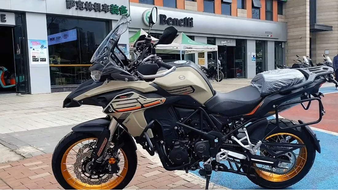 Więcej i lepiej. Następca Benelli TRK502 nadchodzi: oto nowe TRK552!