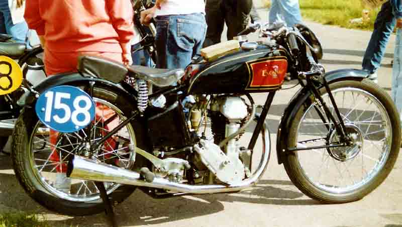 Nie tylko zabytkowe motocykle brytyjskie &ndash; najważniejsze angielskie marki, producenci, historia, do kogo dziś należą. Część 1 [Excelsior, Royal Enfield, Norton, AJS]