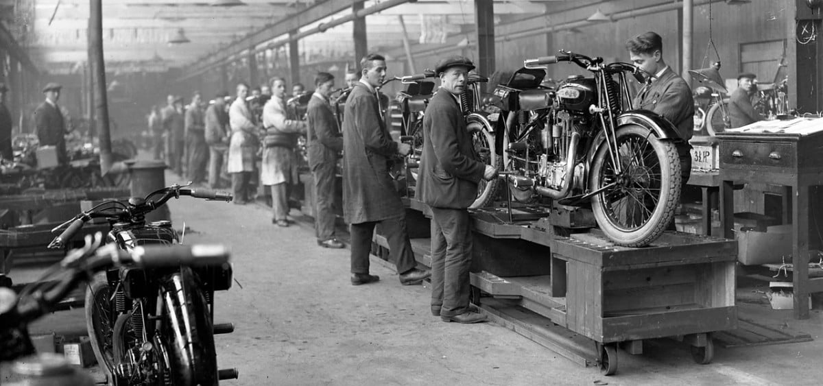 Nie tylko zabytkowe motocykle brytyjskie &ndash; najważniejsze angielskie marki, producenci, historia, do kogo dziś należą. Część 1 [Excelsior, Royal Enfield, Norton, AJS]