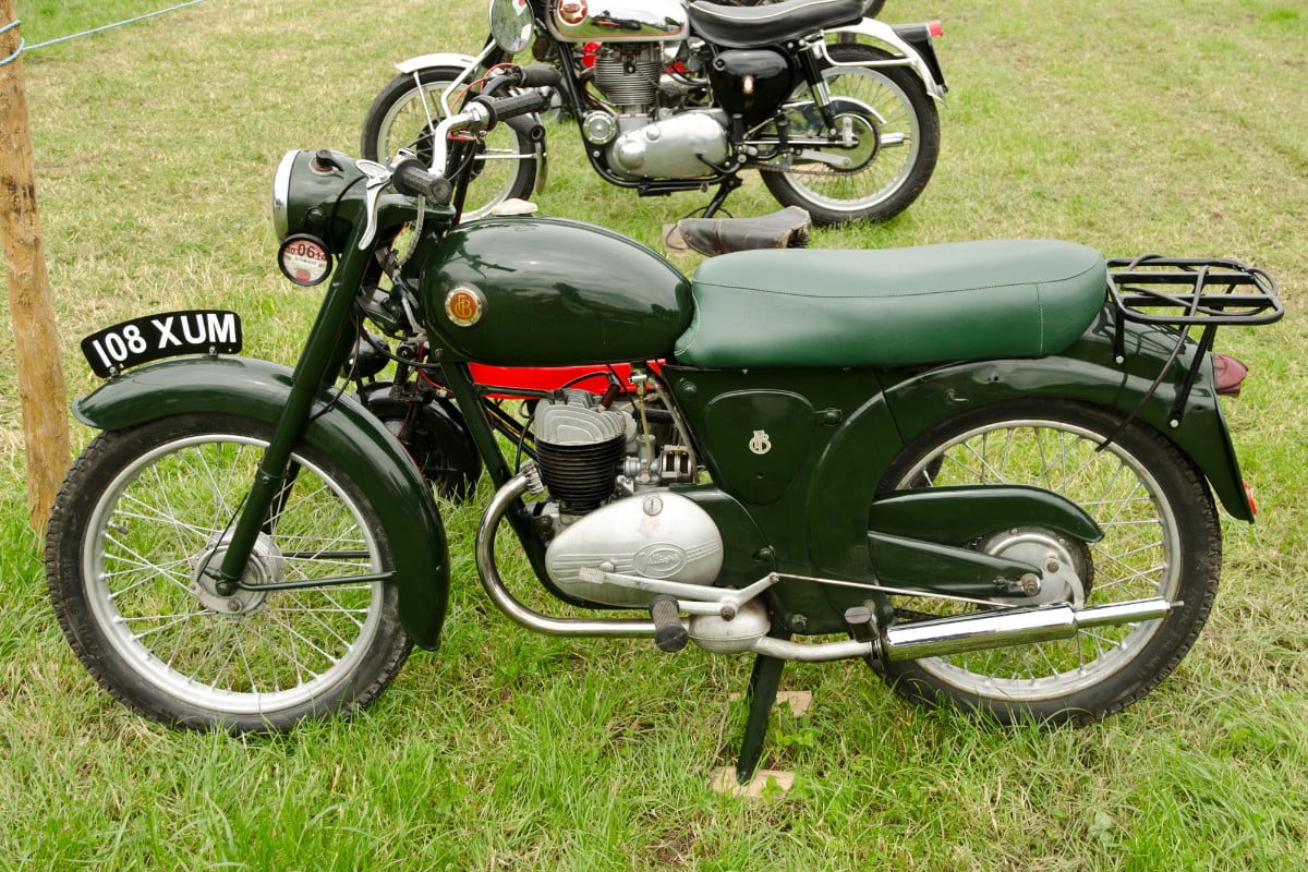 Historia brytyjskich motocykli. Najtańsze i najdroższe marki, angielscy producenci, do kogo dziś należą. Część 2 [BSA, Brough Superior, Francis Barnett, James, Matchless]