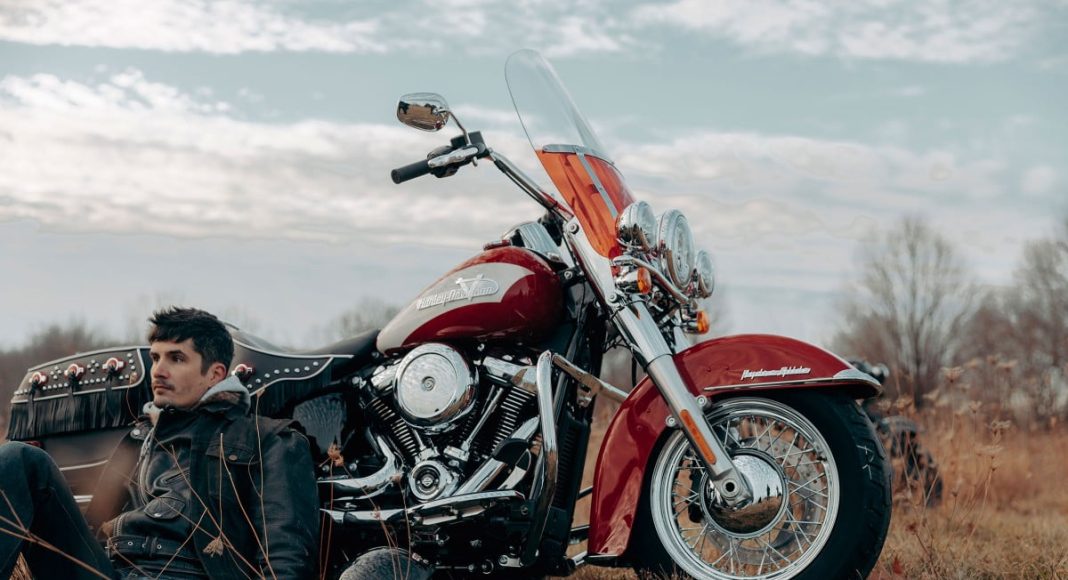 Harley Icon Hydra Glide Rivival 3