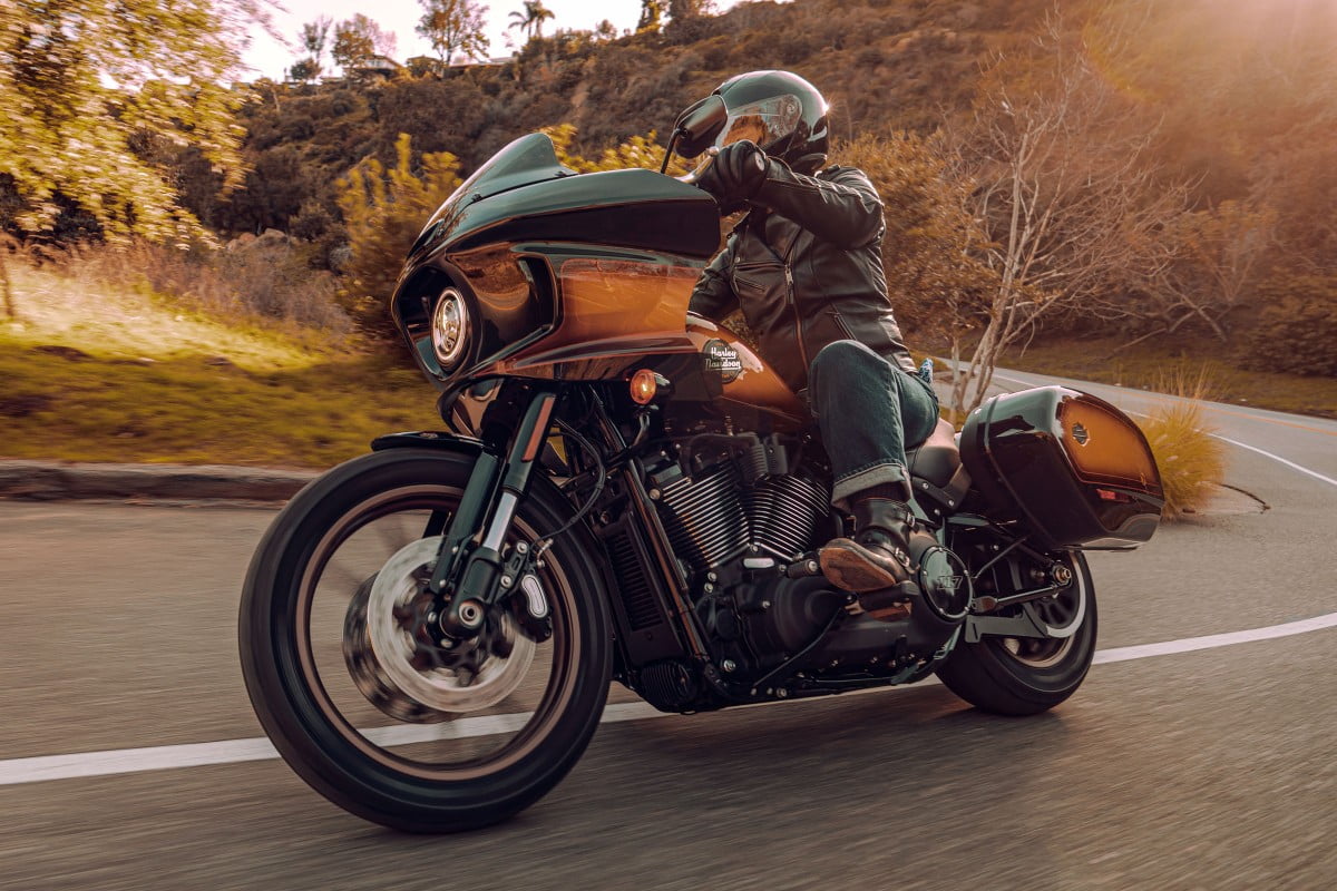 Kultowe ikony Harleya. Premiera modelu Hydra-Glide Revival w limitowanej serii i maszyn Tobacco Fade Enthusiast podczas Daytona Bike Week