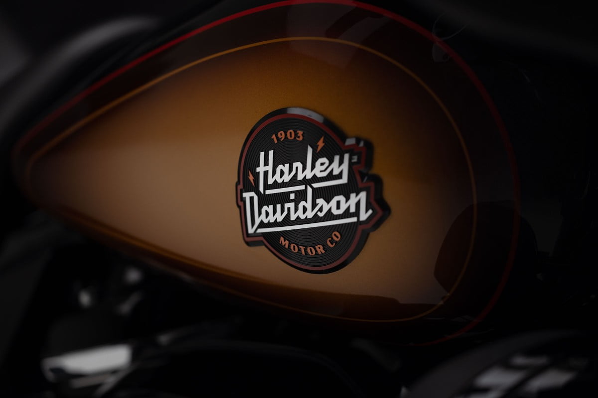 Kultowe ikony Harleya. Premiera modelu Hydra-Glide Revival w limitowanej serii i maszyn Tobacco Fade Enthusiast podczas Daytona Bike Week