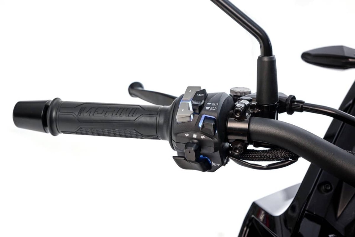 Czarne jak heban. Moto Morini X-Cape 650 w nowym malowaniu