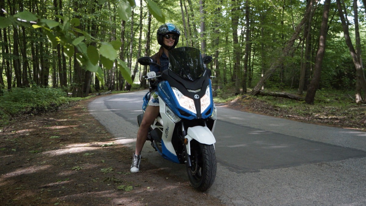 Dobry start sezonu. Motocykle i skutery 125 cm3 marki Barton teraz z pakietem akcesori&oacute;w o wartości 1000 zł!