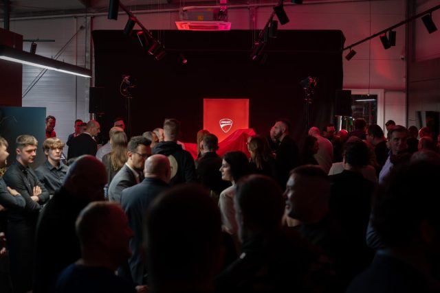 Wielkie otwarcie motocyklowego dealerstwa Ducati w Poznaniu – Smorawiński wjeżdża w sezon z czerwonym impetem!