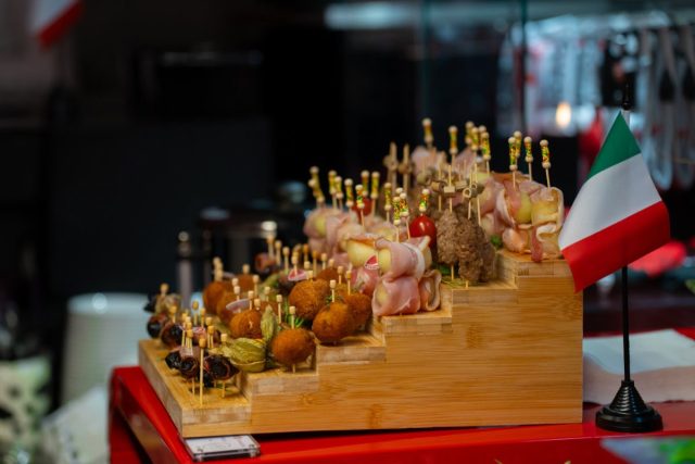 Wielkie otwarcie motocyklowego dealerstwa Ducati w Poznaniu – Smorawiński wjeżdża w sezon z czerwonym impetem!