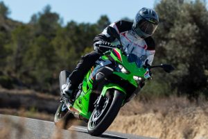 Kawasaki Ninja 500 Z500 test dane techniczne opinia 2024 wady zalety 16