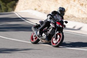 Kawasaki Ninja 500 Z500 test dane techniczne opinia 2024 wady zalety 25