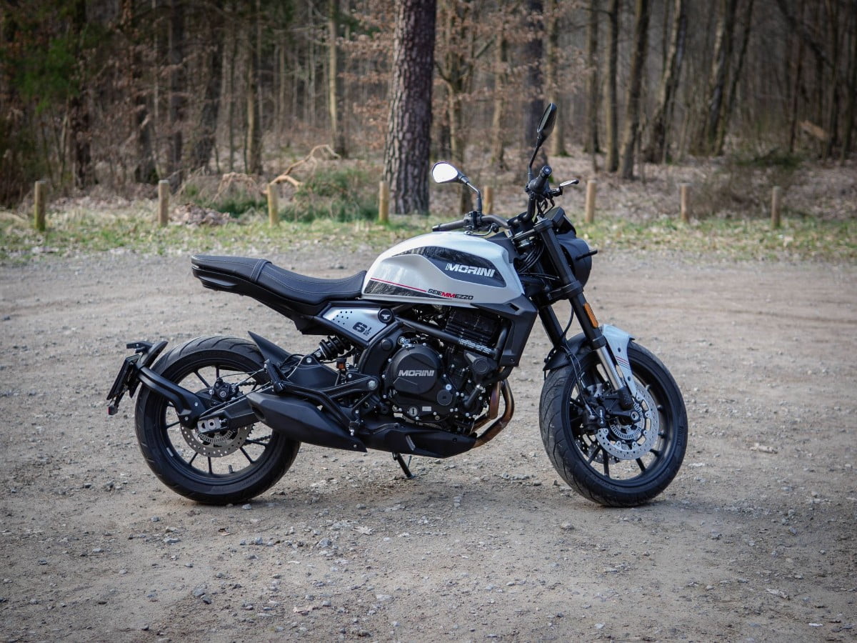 Moto Morini Seiemmezzo STR. Zwinny, uniwersalny, kuszący [test, recenzja, opinia, dane techniczne, cena, 2024, A2]