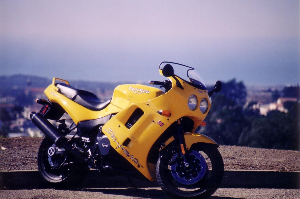 Słynne brytyjskie marki. Jaka jest ich historia i gdzie są dzisiaj znani angielscy producenci motocykli? Część 4 [Ariel, Triumph, Villiers, Velocette]