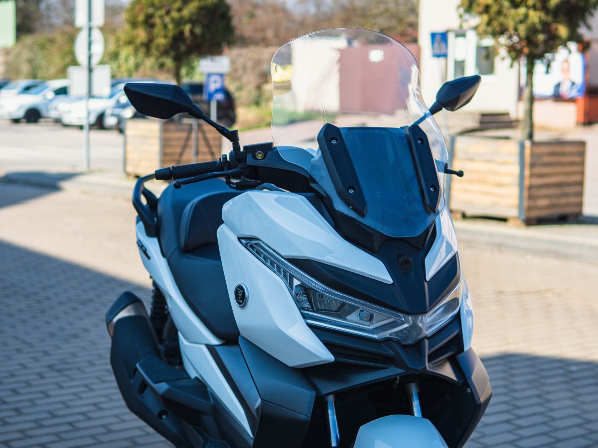 Voge SR4 Max &ndash; z kamerą wśr&oacute;d miejskich zwierząt [maxiskuter, test, opinia, recenzja, dane techniczne, cena]