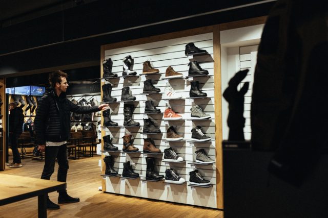 Jak ubrać się na motocykl? Może w niemieckiego Helda? Sprawdziliśmy jak to jest robione!