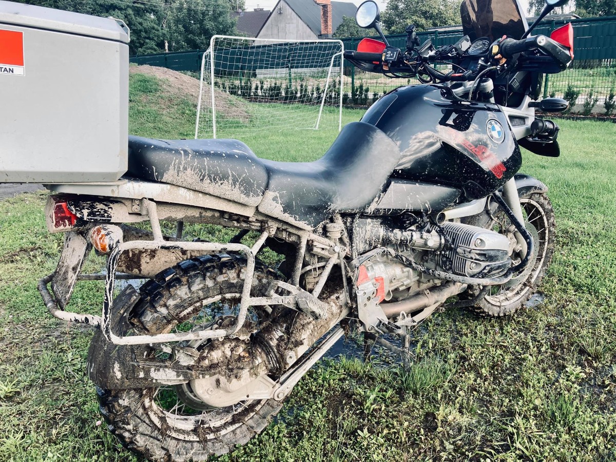 Zęby Miauczyńskiego, czyli&nbsp;8 drobnych rzeczy, kt&oacute;re wkurzają mnie jako motocyklistę [felieton]