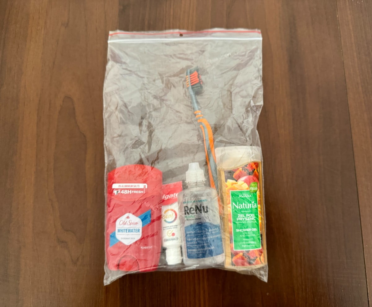 Lecimy tam, gdzie ciepło. Jak ekonomicznie spakować się na motocyklowy wyjazd&hellip; samolotem [jak się ubrać, co zabrać, poradnik]