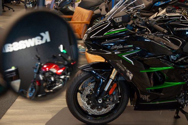 Kawasaki Demo Day 28.04 w warszawskim Motors Żerań – przetestuj sw&oacute;j wymarzony motocykl, zjedz pyszną pizzę!