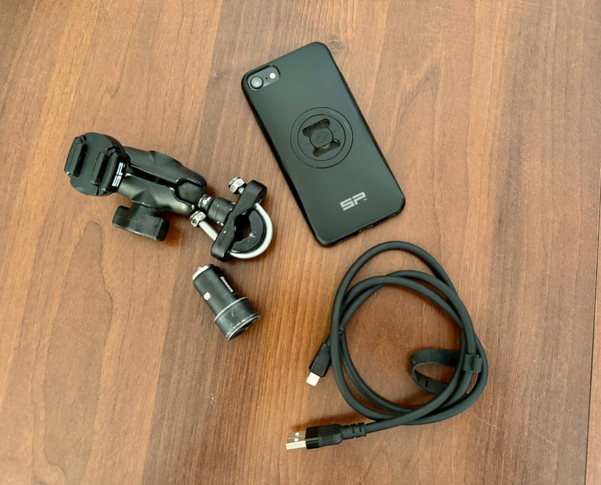 Lecimy tam, gdzie ciepło. Jak ekonomicznie spakować się na motocyklowy wyjazd&hellip; samolotem [jak się ubrać, co zabrać, poradnik]