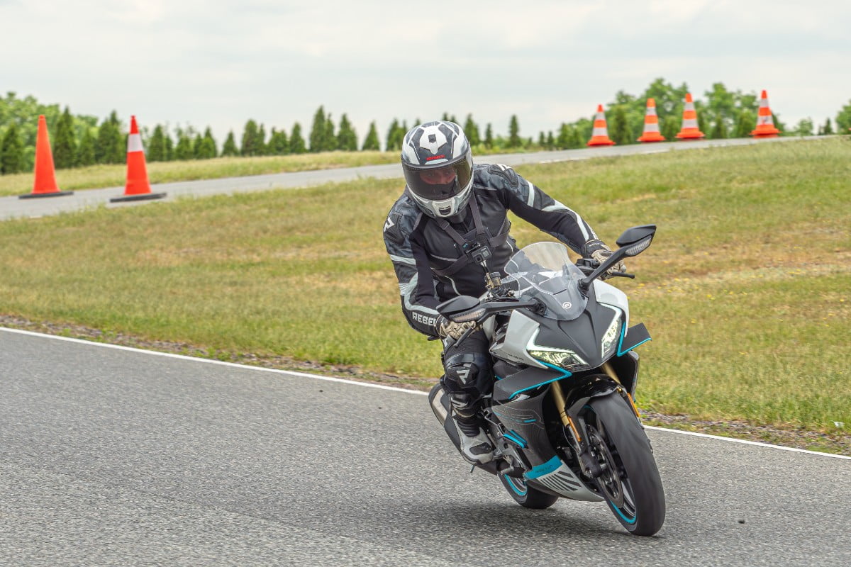 Motocykle CF Moto &ndash; jak są wykonane, jak jeżdżą, czy warto je kupić? Sprawdziliśmy to na Torze Ł&oacute;dź! [relacja, modele]