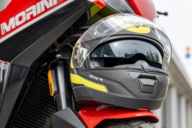 Kask szczękowy NOS NS8 &ndash; opinia po kilku miesiącach codziennego testowania [test, cena, opis]