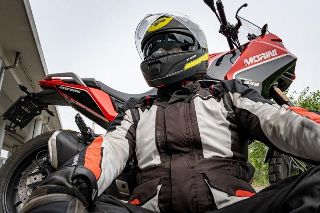 Kask szczękowy NOS NS8 &ndash; opinia po kilku miesiącach codziennego testowania [test, cena, opis]