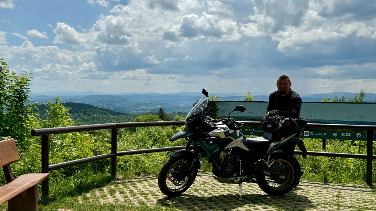 Kove 510X &ndash; wzorcowy motocykl turystyczny adventure na prawo jazdy kat. A2 [test, opinia, recenzja, dane techniczne, cena, video, 2024]