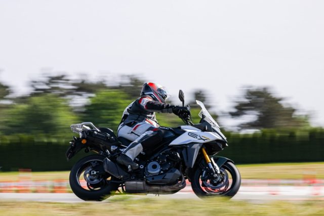 Jaki motocykl Suzuki wybrać? GSX1000GX czy GT? GSX-8R czy 8S? No i kt&oacute;rego V-Stroma kupić… Sprawdziliśmy!