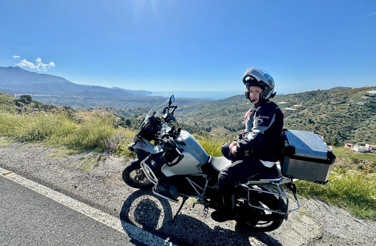Andaluzja motocyklem. Z czego słynie południe Hiszpanii i kt&oacute;re trasy są najlepsze? Część 1 [Malaga, Otivar, Nerja, Sierra Nevada, Trevelez]