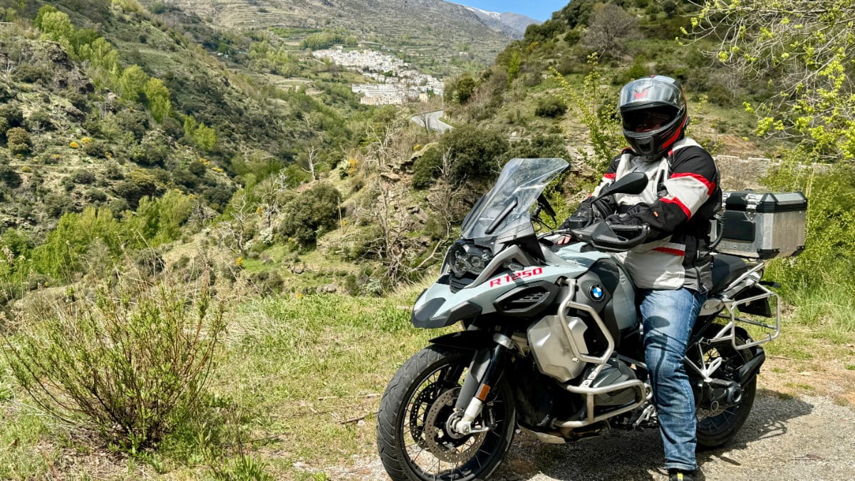 Andaluzja motocyklem. Z czego słynie południe Hiszpanii i kt&oacute;re trasy są najlepsze? Część 1 [Malaga, Otivar, Nerja, Sierra Nevada, Trevelez]