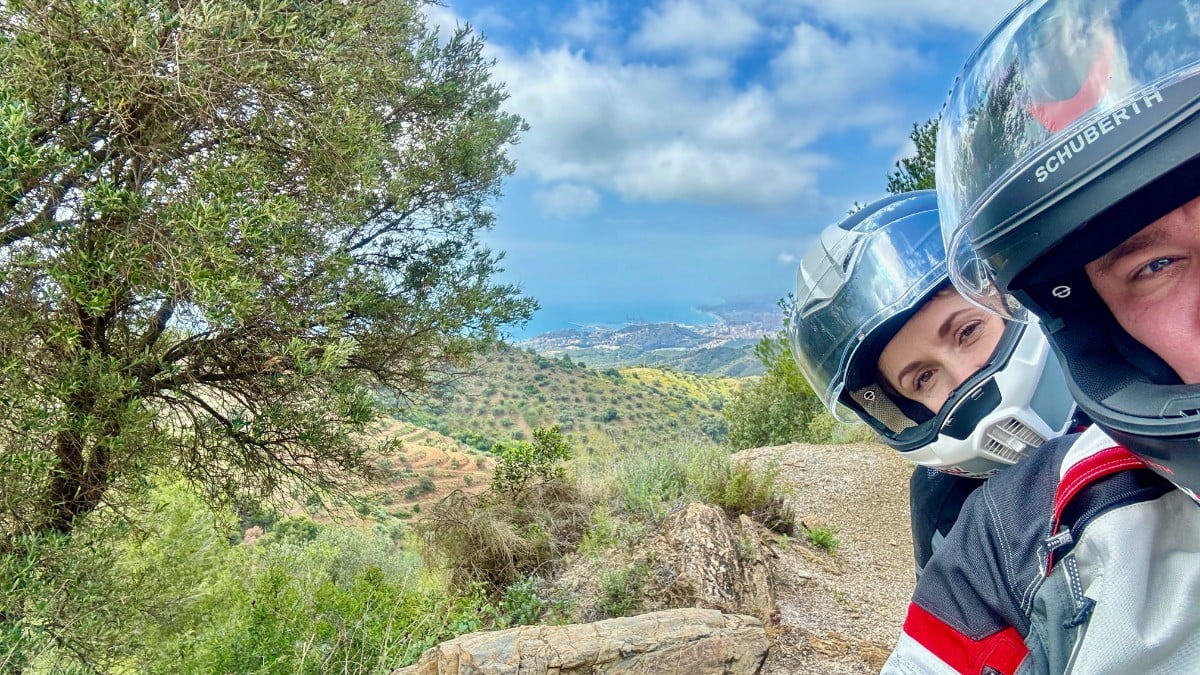 Andaluzja motocyklem. Z czego słynie południe Hiszpanii i kt&oacute;re trasy są najlepsze? Część 1 [Malaga, Otivar, Nerja, Sierra Nevada, Trevelez]