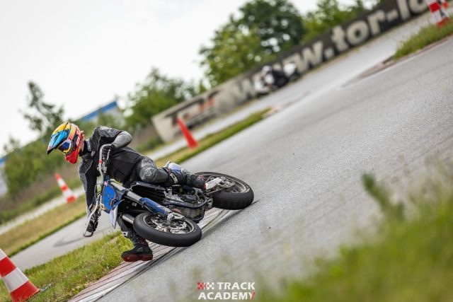 Tanie torowanie z Track Academy – tu zawsze świeci słońce i łamane są życi&oacute;wki! [Tor Ł&oacute;dź – relacja]