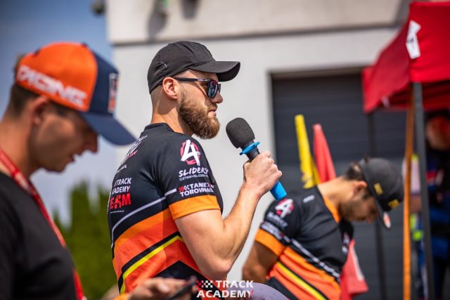 Tanie torowanie z Track Academy – tu zawsze świeci słońce i łamane są życi&oacute;wki! [Tor Ł&oacute;dź – relacja]